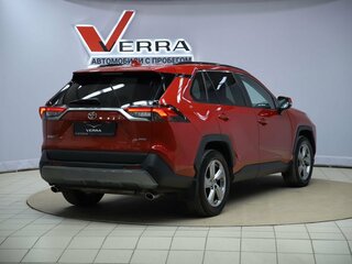 2021 Toyota RAV4 V (XA50), красный, 3150000 рублей, вид 5