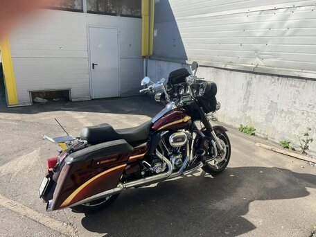 2010 Harley-Davidson CVO Street Glide, красный, 950000 рублей, вид 2
