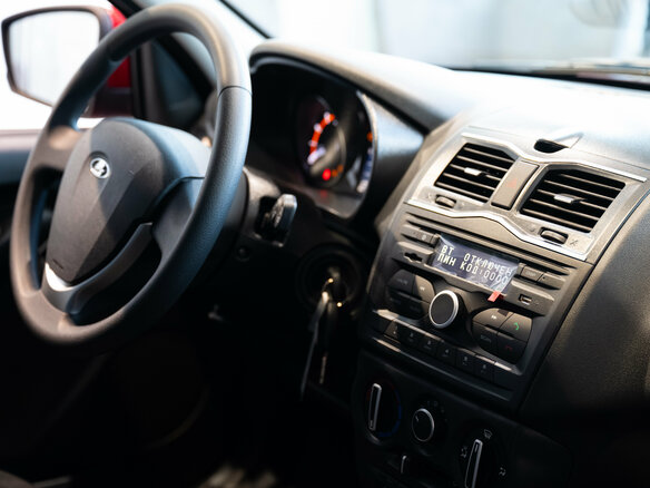 2026 Lada (ВАЗ) Granta I Рестайлинг, красный, 1088000 рублей - вид 22