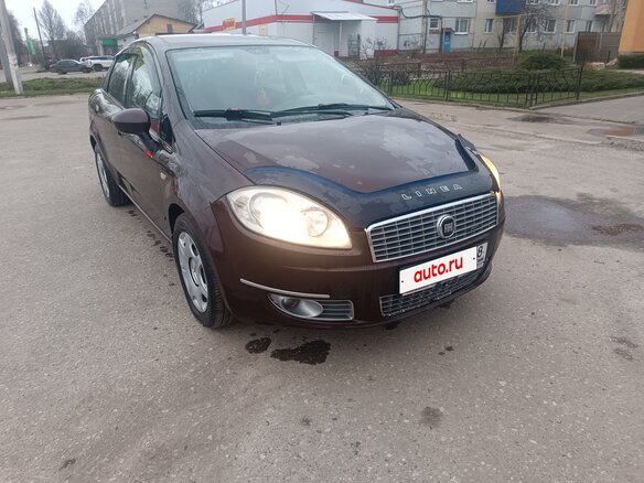 2011 Fiat Linea, пурпурный, 390000 рублей - вид 1