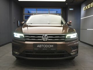 2018 Volkswagen Tiguan II, коричневый, 2617000 рублей, вид 4
