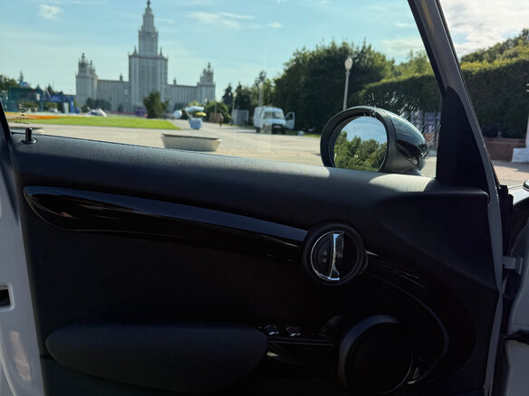 2019 Mini Hatch Cooper III (F55/F56) Рестайлинг, серебристый - вид 26