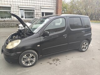 2003 Toyota FunCargo, чёрный, 450000 рублей, вид 4