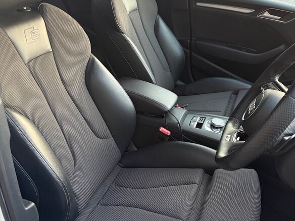 2019 Audi A3 III (8V) Рестайлинг, белый, 1700000 рублей - вид 8