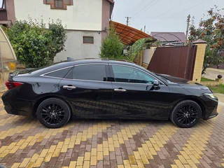 2022 Toyota Avalon V Рестайлинг, чёрный, 3250000 рублей, вид 3