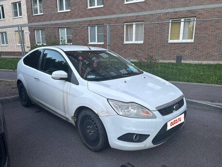 2010 Ford Focus II Рестайлинг, белый, 300000 рублей, вид 1