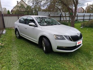 2018 Skoda Octavia III (A7) Рестайлинг, белый, 1750000 рублей, вид 5