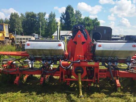 2014 KUHN SPW Power, красный, 1500000 рублей, вид 2