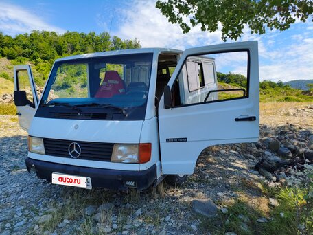 1993 Mercedes-Benz MB 100, белый, 450000 рублей, вид 4