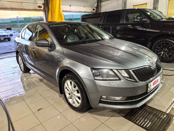2019 Skoda Octavia III (A7) Рестайлинг, серый - вид 5