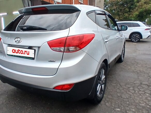 2014 Hyundai ix35 I Рестайлинг, серебристый, 1450000 рублей - вид 2