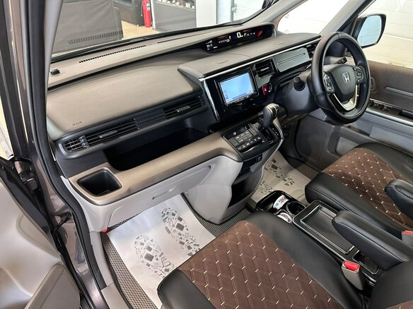 2020 Honda Stepwgn V Рестайлинг, серый, 2019000 рублей - вид 13