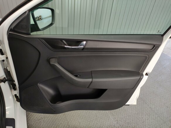 2019 Skoda Rapid I Рестайлинг, белый, 1049000 рублей - вид 15