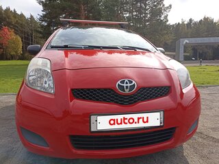 2009 Toyota Yaris II Рестайлинг, красный, 500000 рублей, вид 1