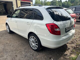 2011 Skoda Fabia II Рестайлинг, белый, 450000 рублей, вид 4