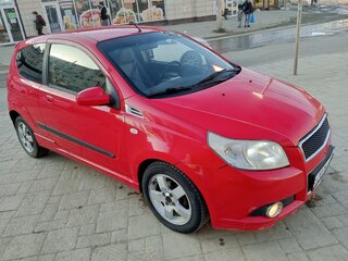 2008 Chevrolet Aveo I Рестайлинг, красный, 330000 рублей, вид 1