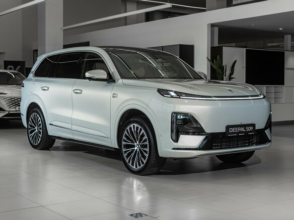 2026 Changan Deepal S09, серебристый, 7039900 рублей - вид 3