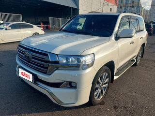 2017 Toyota Land Cruiser 200 Series Рестайлинг 2, белый, 5800000 рублей, вид 1