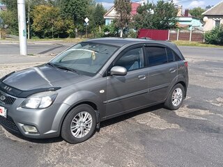 2011 Kia Rio II Рестайлинг, серебристый, 700000 рублей, вид 3