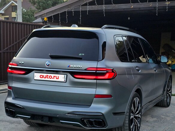 2022 BMW X7 M60i I (G07) Рестайлинг, серый, 15800000 рублей - вид 5