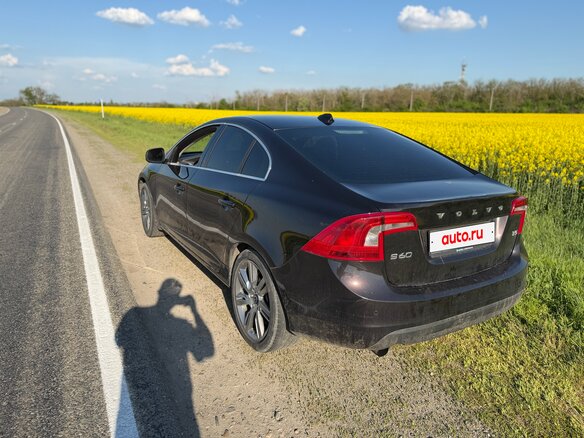 2013 Volvo S60 II, коричневый - вид 17