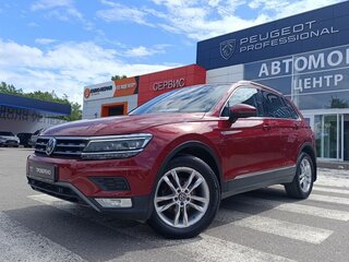 2017 Volkswagen Tiguan II, красный, 2310000 рублей, вид 3