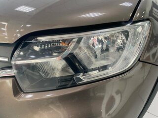 2021 Renault Logan Stepway II Рестайлинг, коричневый, 699000 рублей, вид 2