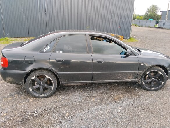2000 Audi A4 I (B5) Рестайлинг, чёрный, 230000 рублей - вид 1