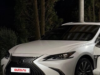 2021 Lexus ES 250 VII Рестайлинг, белый, 6000000 рублей, вид 1