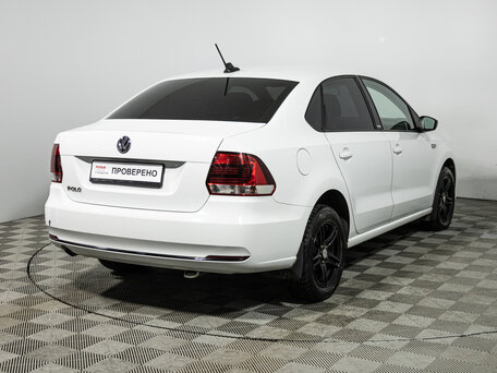 2017 Volkswagen Polo V Рестайлинг, белый, 1199700 рублей, вид 5