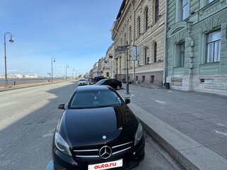 2014 Mercedes-Benz A-Класс 180 III (W176), чёрный, 950000 рублей, вид 2