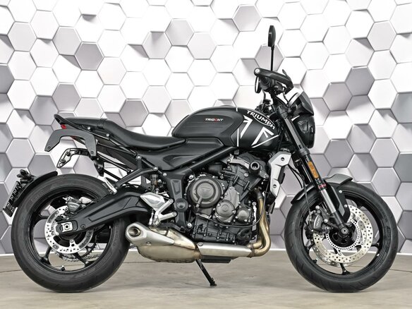 2022 Triumph Trident 660, чёрный, 727000 рублей - вид 2