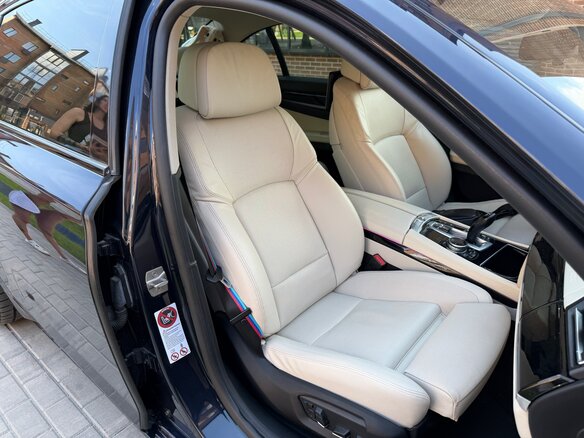 2012 BMW 7 серии Long 740Li xDrive V (F01/F02/F04) Рестайлинг, синий, 1900000 рублей - вид 26