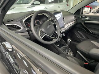 2026 Lada (ВАЗ) Vesta SW I Рестайлинг (NG), чёрный, 1972000 рублей, вид 3