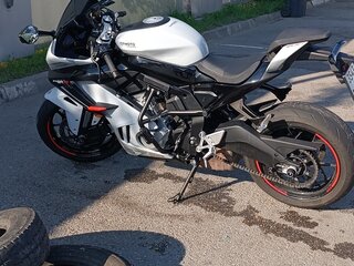 CFMoto 675SR-R
