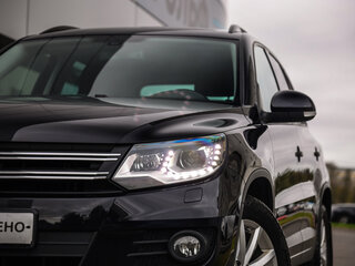 2016 Volkswagen Tiguan I Рестайлинг, чёрный, 1311777 рублей, вид 2