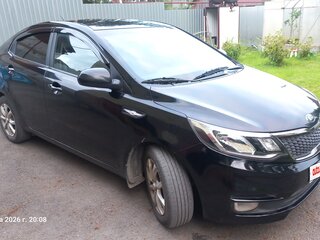 2016 Kia Rio III Рестайлинг, чёрный, 1200000 рублей, вид 2