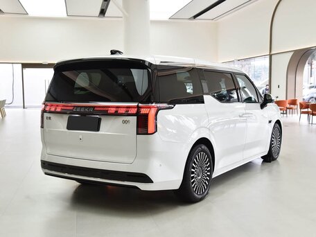 2026 Zeekr 009 140 kWh I Рестайлинг, белый, 13777000 рублей, вид 4