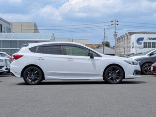 2022 Subaru Impreza V Рестайлинг, белый, 1090000 рублей, вид 4
