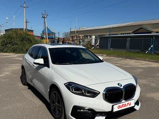 2022 BMW 1 серии 120i III (F40), белый, 3750000 рублей, вид 3