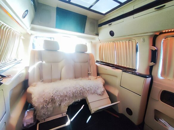 2010 Chevrolet Express II, чёрный, 3100000 рублей - вид 8