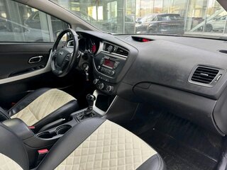 2018 Kia Ceed II Рестайлинг, белый, 1180000 рублей, вид 5