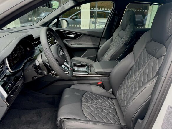 2025 Audi Q7 45 TFSI II (4M) Рестайлинг 2, белый, 11990000 рублей - вид 12