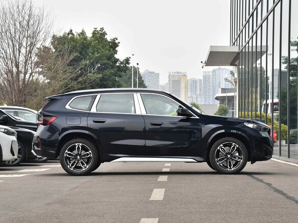 2026 BMW X1 Long 25Li xDrive III (U11/U12), синий, 5549900 рублей - вид 7