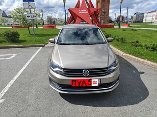 2016 Volkswagen Polo V Рестайлинг, бежевый, 930000 рублей, вид 1