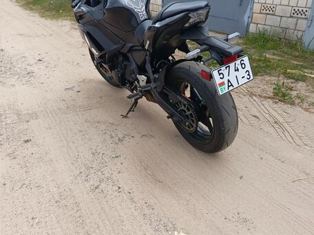 2024 Kawasaki Ninja 650, чёрный, 623547 рублей, вид 4