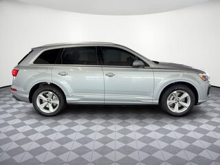2026 Audi Q7 45 TFSI II (4M) Рестайлинг 2, серебристый, 7825199 рублей, вид 4