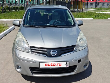2011 Nissan Note I Рестайлинг, серебристый, 480000 рублей, вид 2