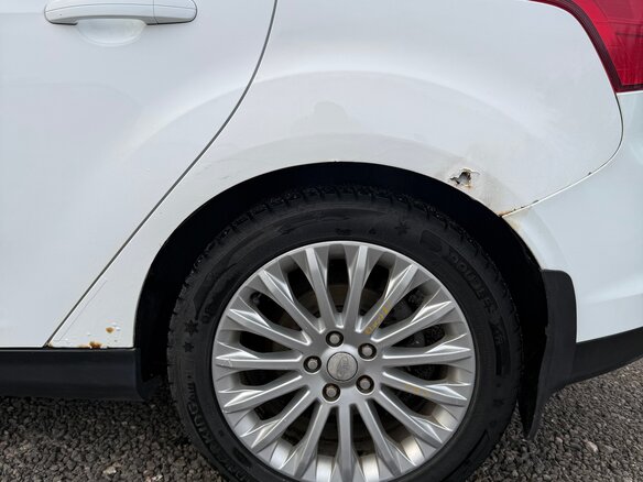 2011 Ford Focus III, белый, 500000 рублей - вид 10