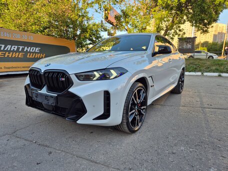2024 BMW X6 M60i III (G06) Рестайлинг, белый, 15000000 рублей, вид 3